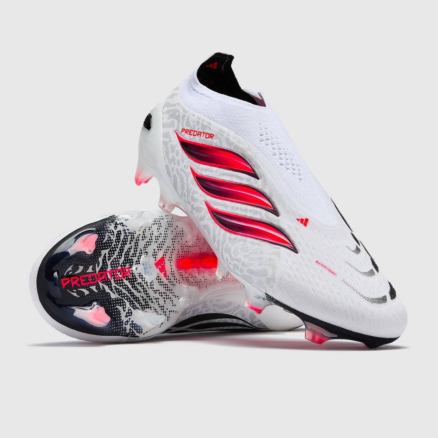 ADIDAS PREDATOR ELITE LACELESS FG WC26