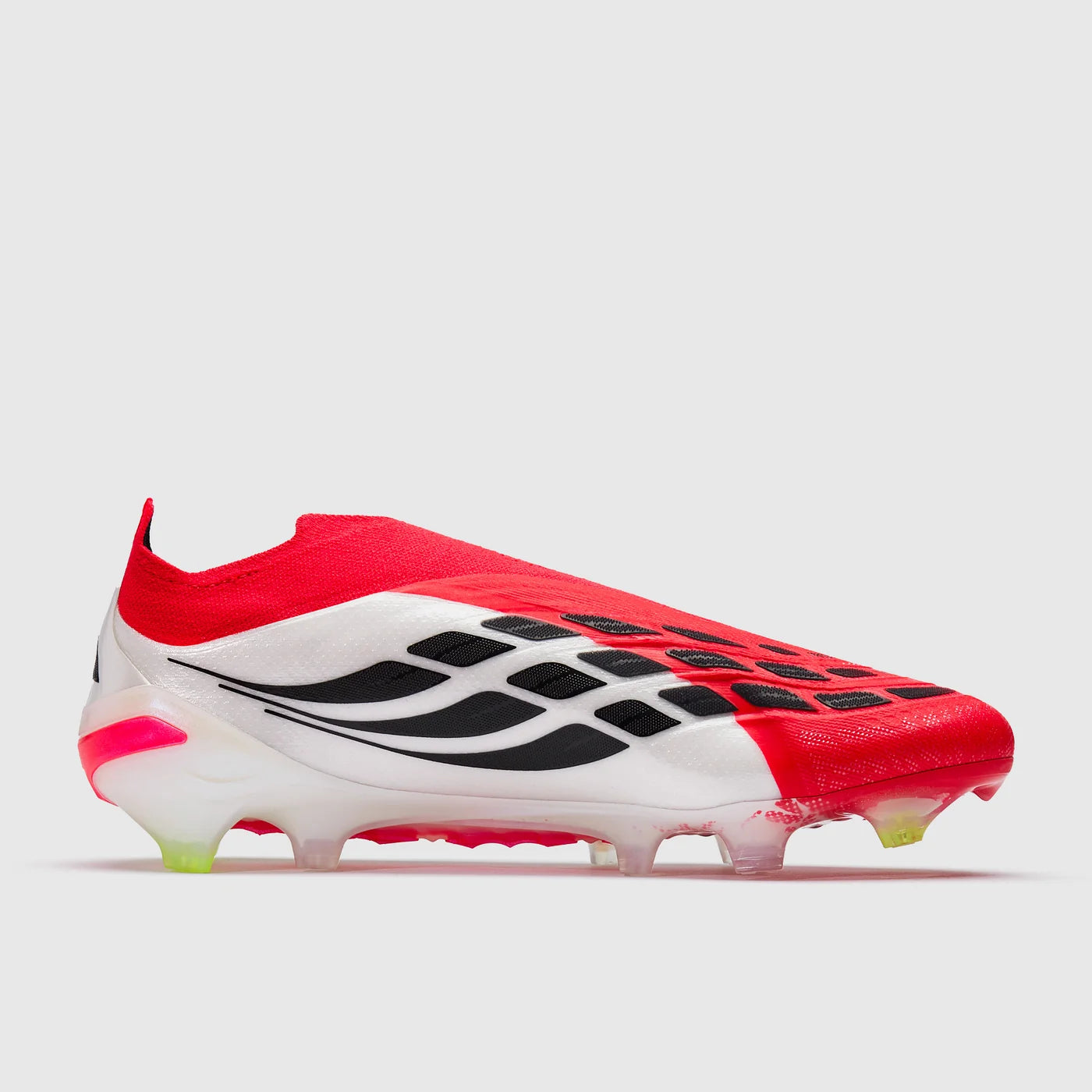 ADIDAS PREDATOR ELITE LACELESS FG WC26